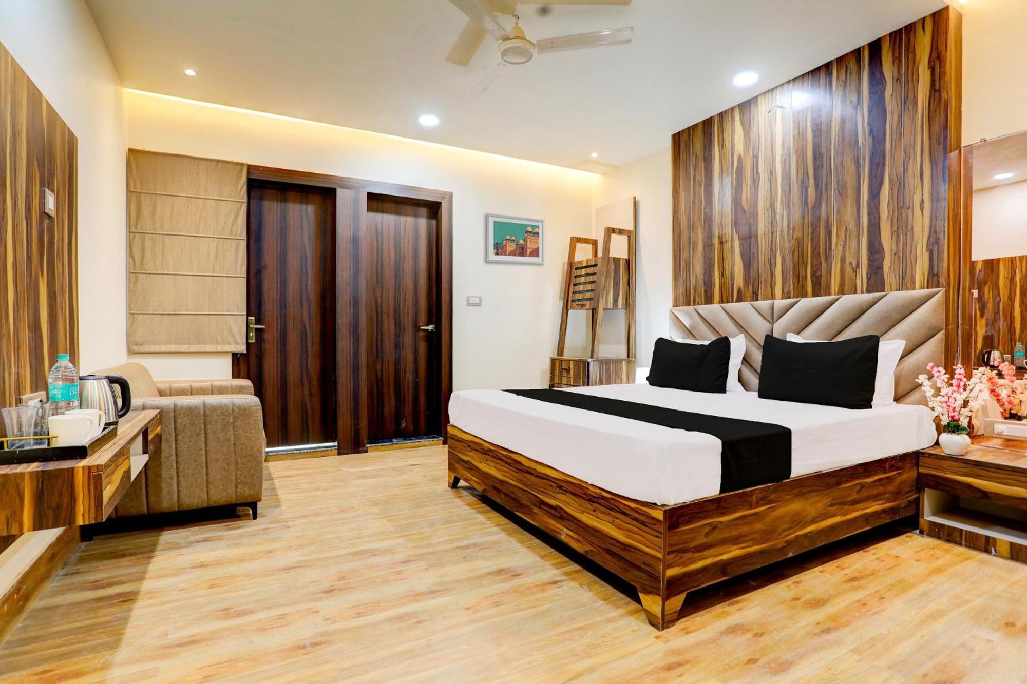 Hotel O Krishna Greens Kanpur Zewnętrze zdjęcie